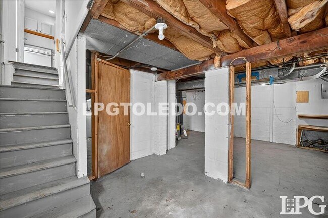 Building Photo - 414 Bender Dr