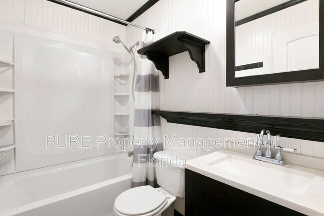 Building Photo - 12300 SE 128th Ct