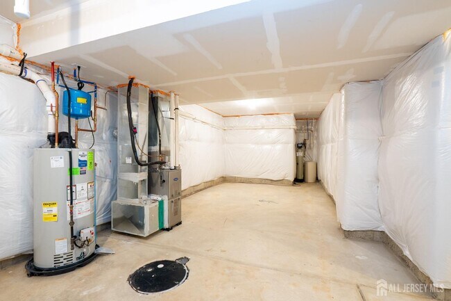 Building Photo - 16 Clover Ln