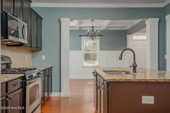 Building Photo - 402 Marsh Island Dr