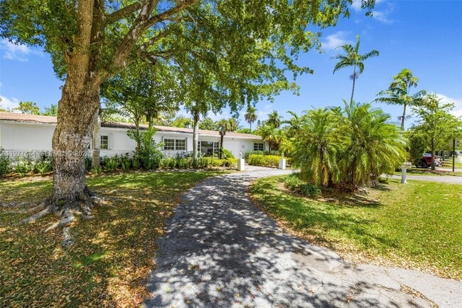 Building Photo - 7255 SW 125th St