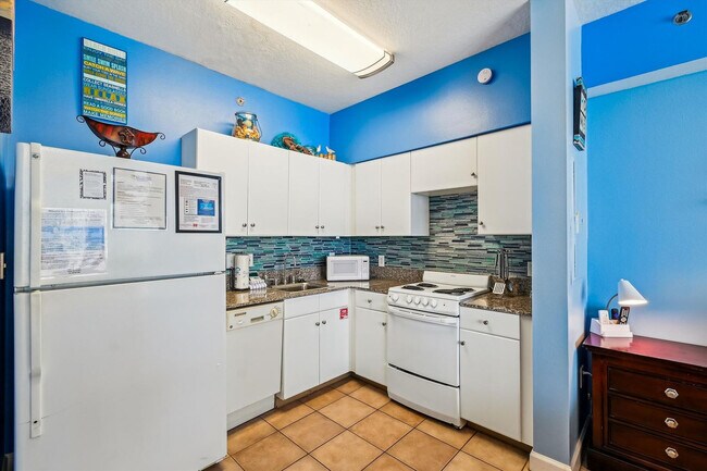 Building Photo - 104 Gulfside Ct