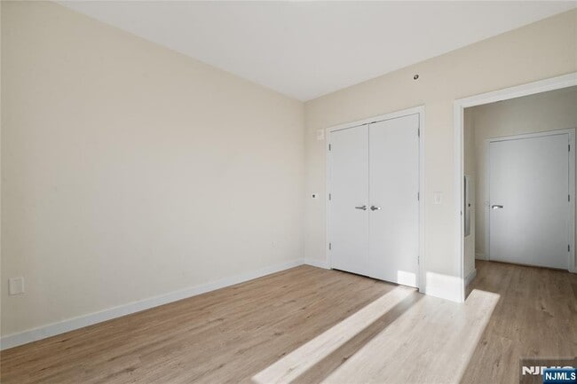 Building Photo - 69 Main St