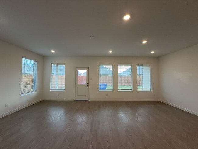 Building Photo - 537 Ml Trce Wy