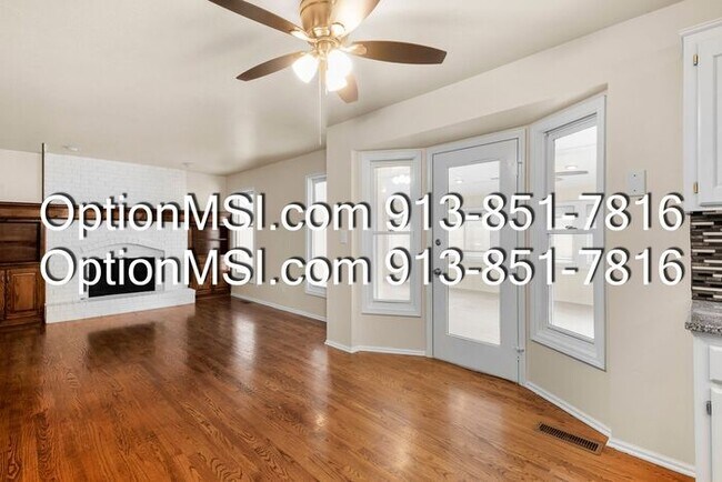 Building Photo - Welcome home to this charming two-story in South Woods subdivision