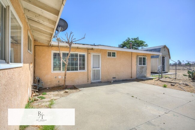 Building Photo - Spacious 4-Bedroom Home on Nearly 1 Acre –...