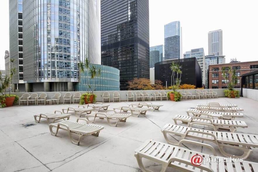 Building Photo - 405 N Wabash Ave