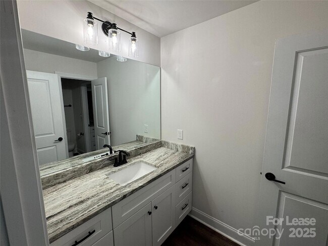 Building Photo - 3011 Waxhaw Crossing Dr