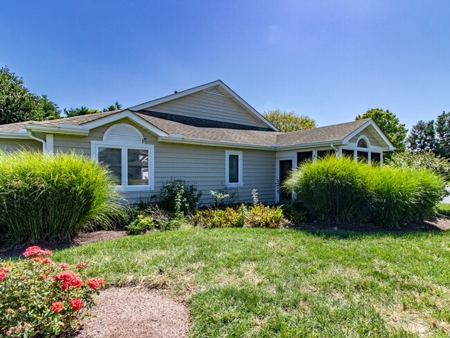 Building Photo - 159 Lakeside Dr