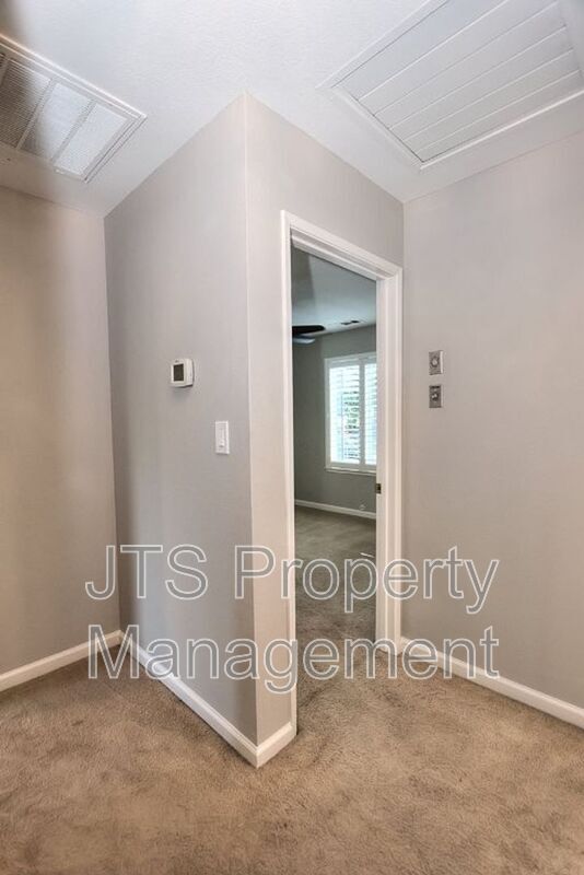 Building Photo - 9529 Lake Natoma Dr