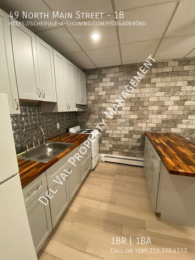 Building Photo - 49 N Main St