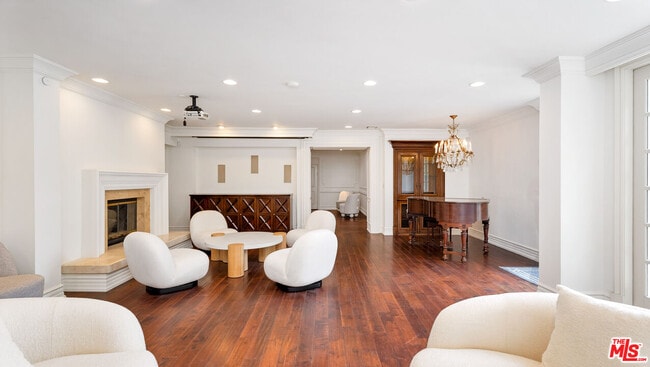 Building Photo - 9887 Carmelita Ave