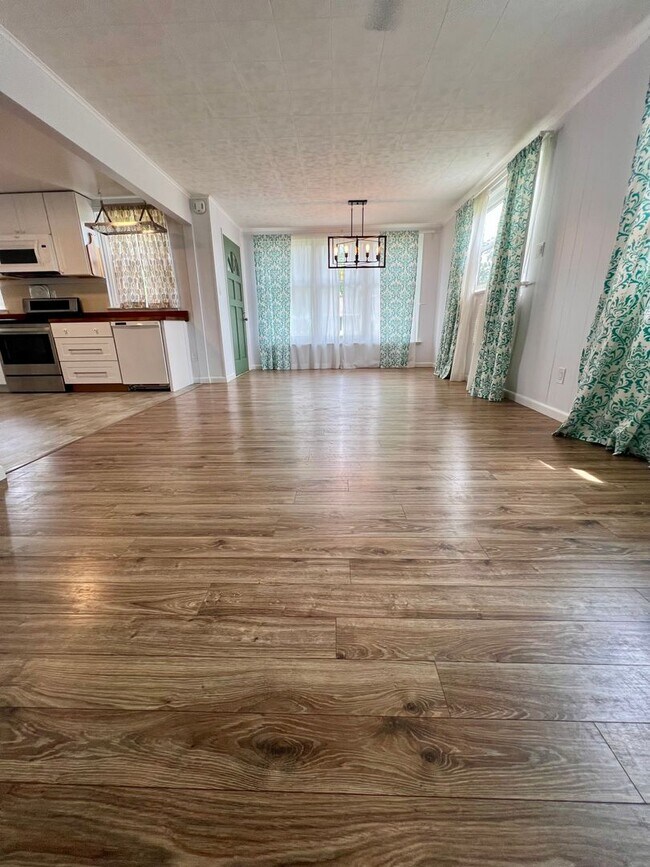 Building Photo - Stunning Single Family Home in King of Pru...