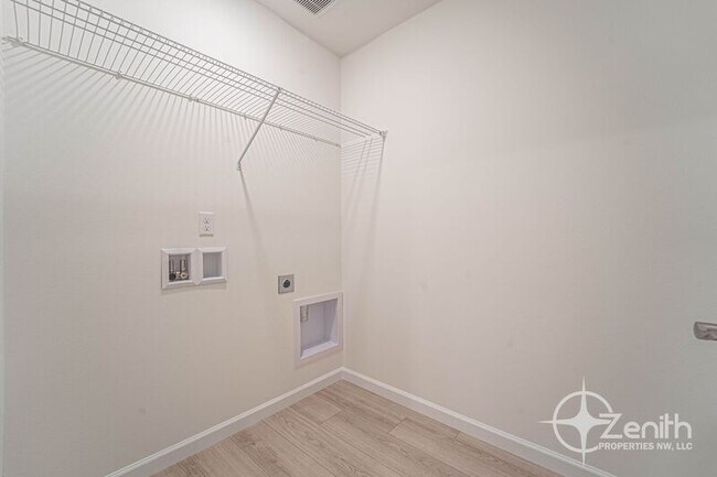 Building Photo - 7020 NE 156th Pl