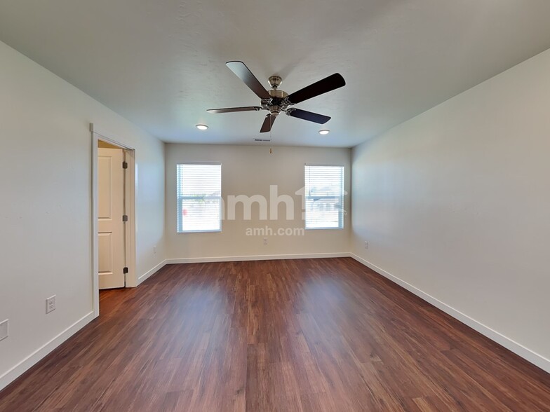 Building Photo - 9380 W Shumard St