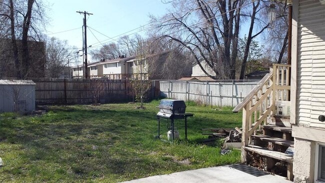 Building Photo - 266 S 900 W