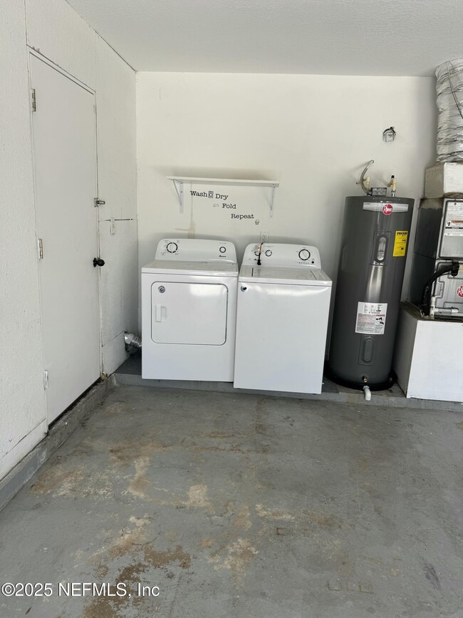 Building Photo - 8153 Settlers Landing Trail N