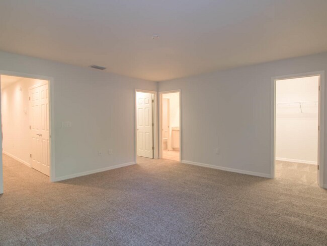 Building Photo - 1074 Grantham Dr