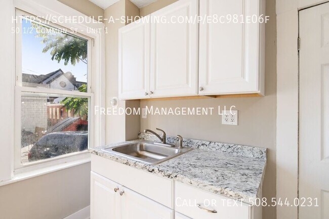 Building Photo - 50 1/2 Common St-Unit 1