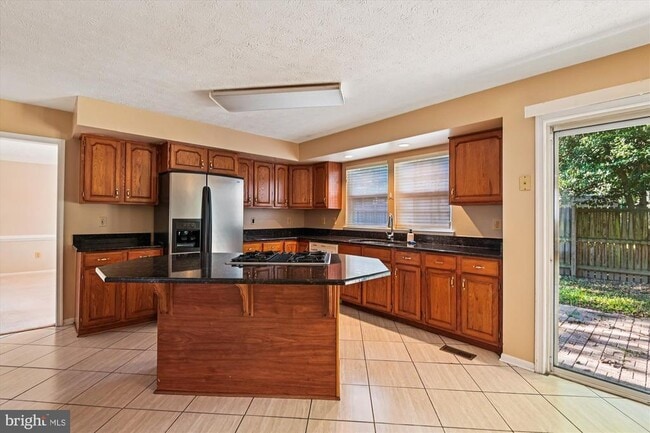 Building Photo - 2111 Crossgate Dr