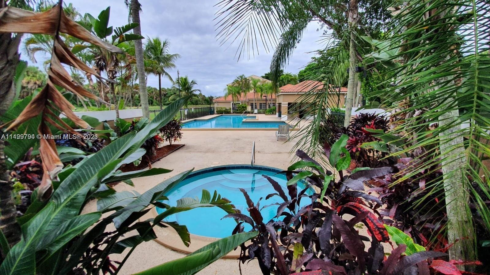 Building Photo - 1251 N Benoist Farms Rd