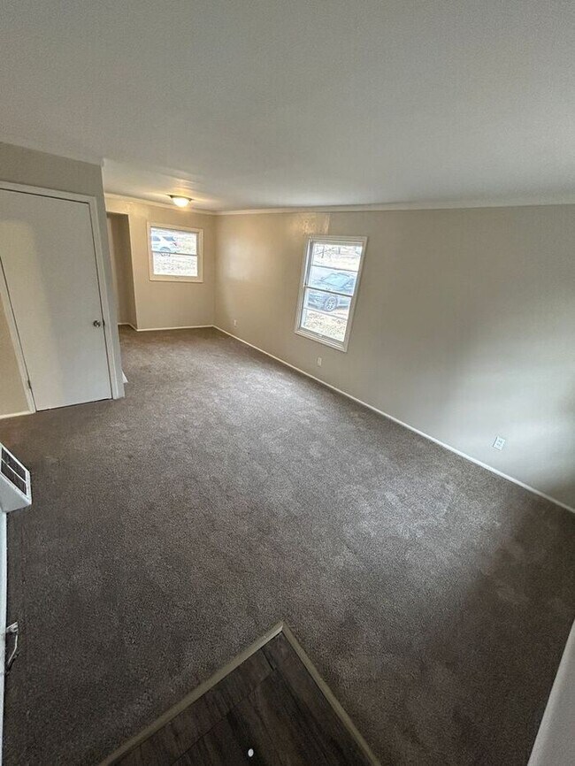 Building Photo - Cozy 3-Bedroom Home in a Convenient and Fa...