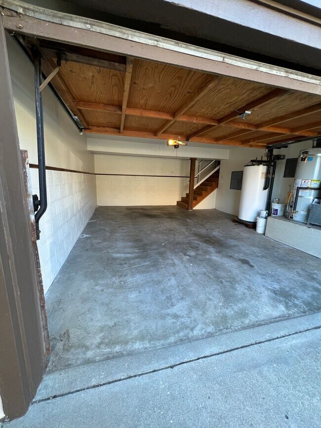 Building Photo - 189C-F-TL-CS