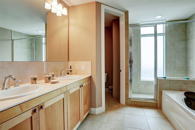 Building Photo - 500 Seawall Blvd