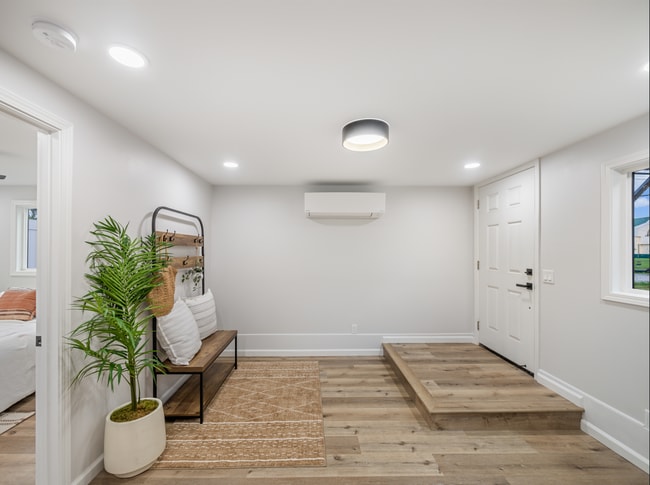 Building Photo - 1576 California Ave