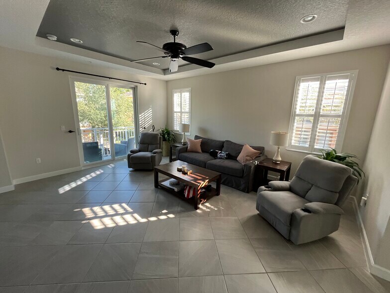 Building Photo - 891 Brutus Ter