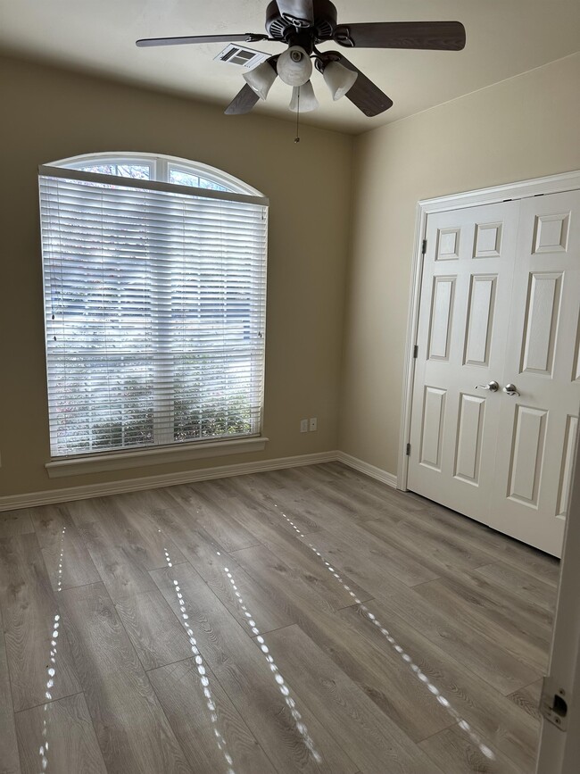 Building Photo - 4616 Alpine Pl