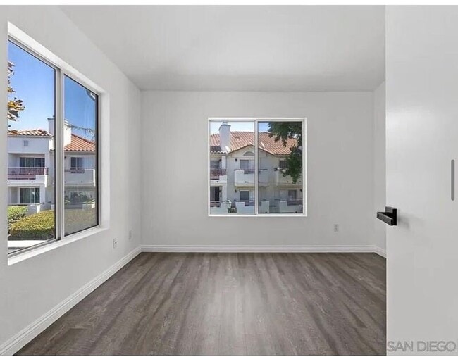Building Photo - 320 Isthmus Way