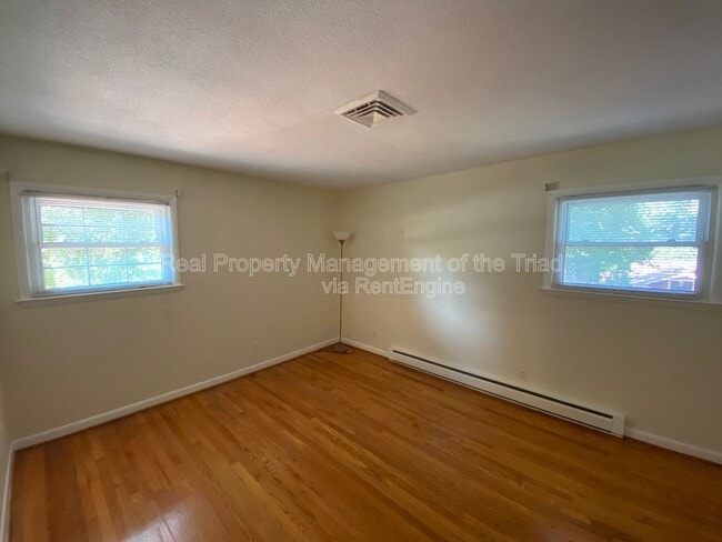 Building Photo - 926 Hilltop Blvd