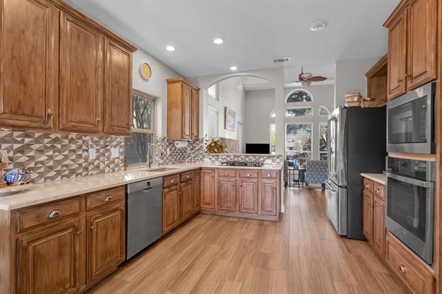 Building Photo - 901 Brentwood Dr