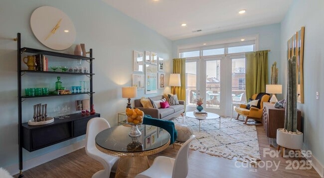 Building Photo - 650 E Brooklyn Vlg Ave