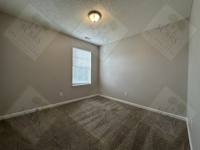 Building Photo - 352 White Gables Dr