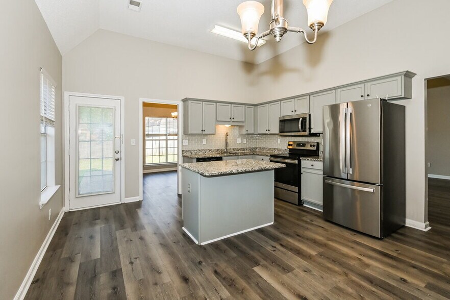 Building Photo - 4924 Wemberley Dr
