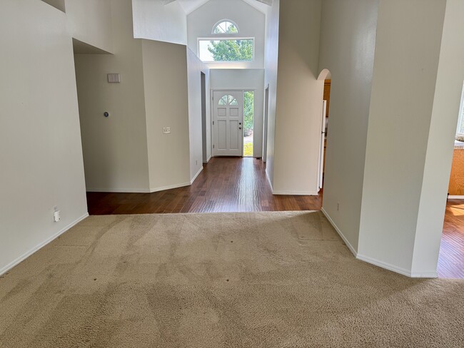 Building Photo - 15325 SW Widgeon Ct