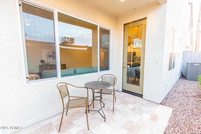 Building Photo - 3717 E Flower St