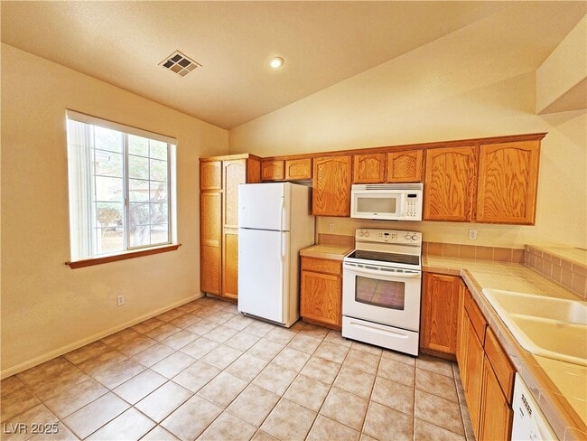 Building Photo - 1110 Red Butte St