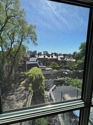 Building Photo - 14 Chestnut St