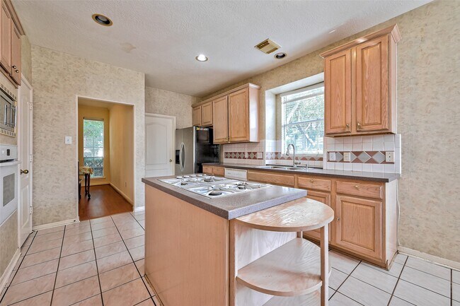 Building Photo - 6806 Rhodes Ct