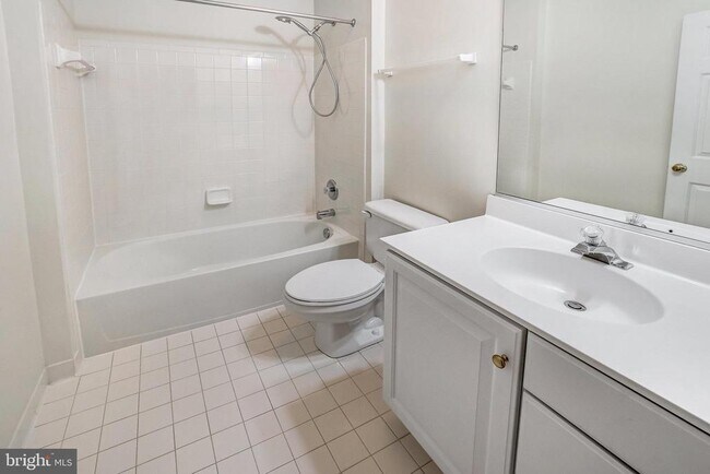 Building Photo - 709 Catts Tavern Dr