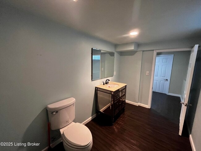 Building Photo - 607 Southview Dr