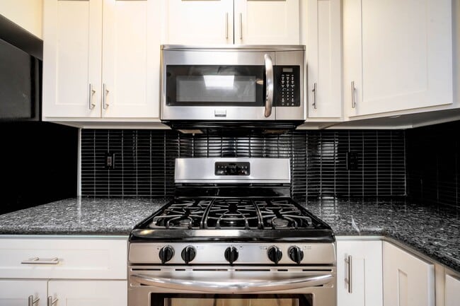 Building Photo - WAHIAWA TOWN: 4-BED, 2-BATH AVAILABLE EARLY NOV!