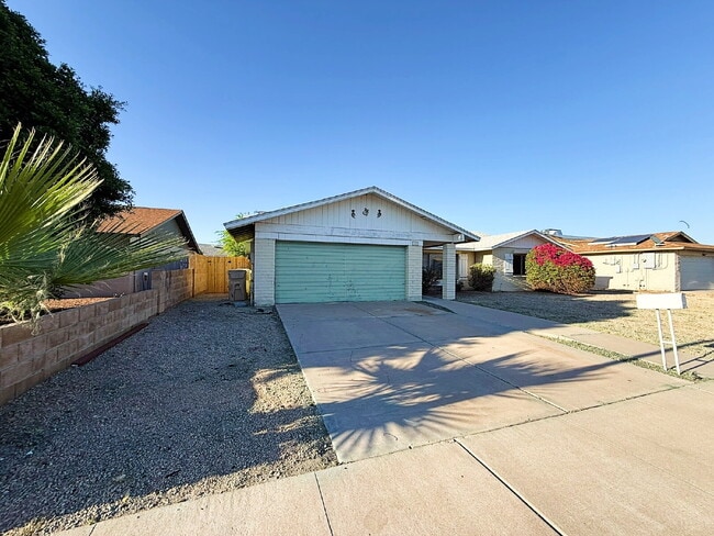Building Photo - Fully Remodeled Home in Prime Location – Move-In Ready!