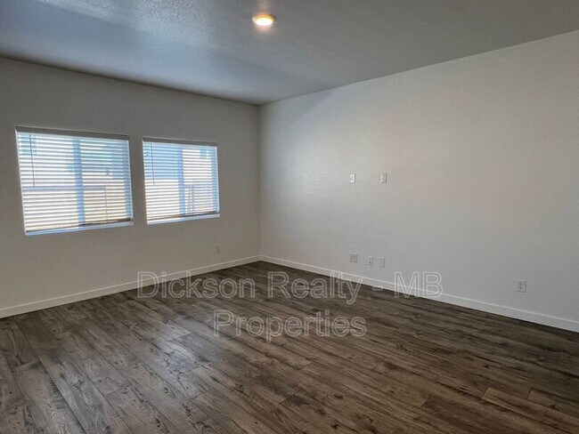Building Photo - 8923 Wolf Moon Dr