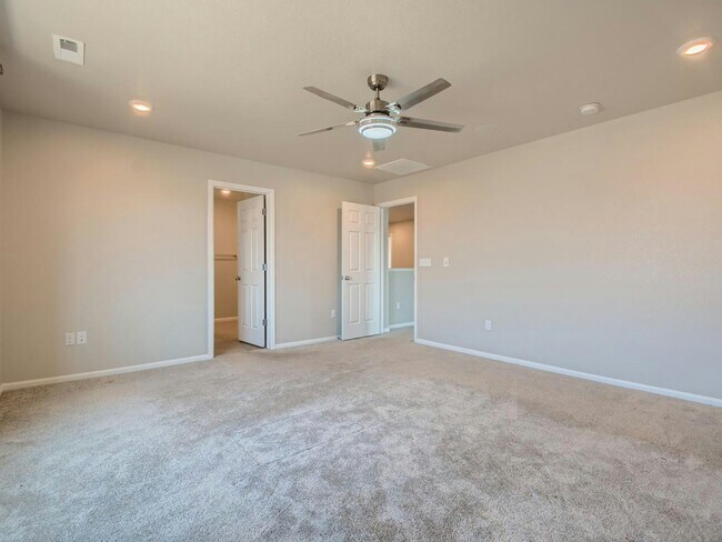 Building Photo - 9405 Quintero St
