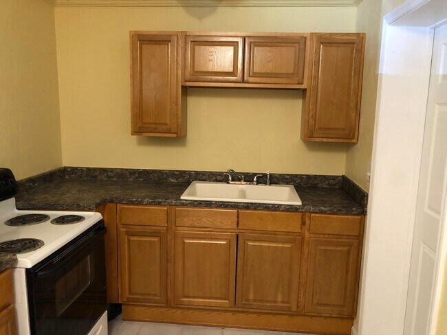 Building Photo - Great home in West Park off of Newberry Road.