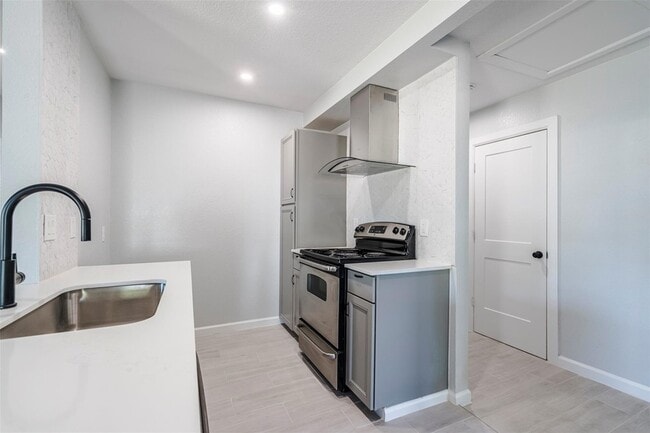 Building Photo - 1819 Pecan St